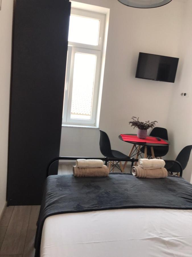 Studio Apartmani Paola Rijeka Bagian luar foto