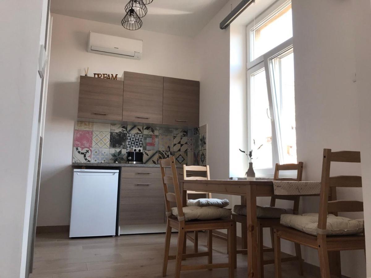 Studio Apartmani Paola Rijeka Bagian luar foto